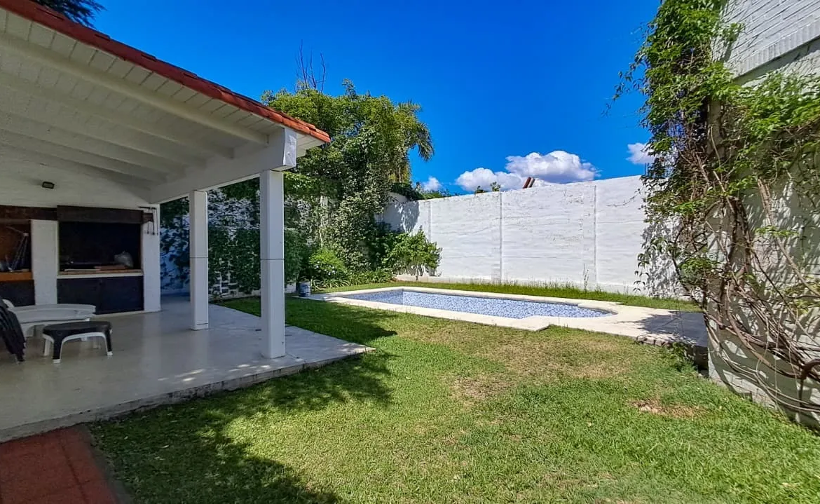 URCA-SUITE EN P.B – 4 DORM 5 BAÑOS – QUINCHO Y PILETA