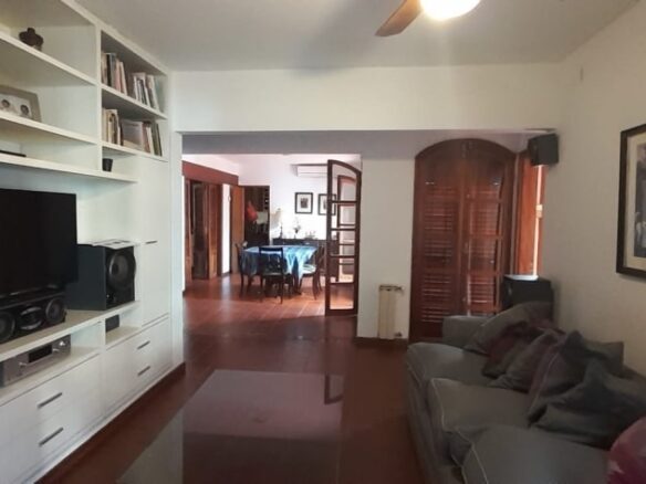 URCA-SUITE EN P.B – 4 DORM 5 BAÑOS – QUINCHO Y PILETA