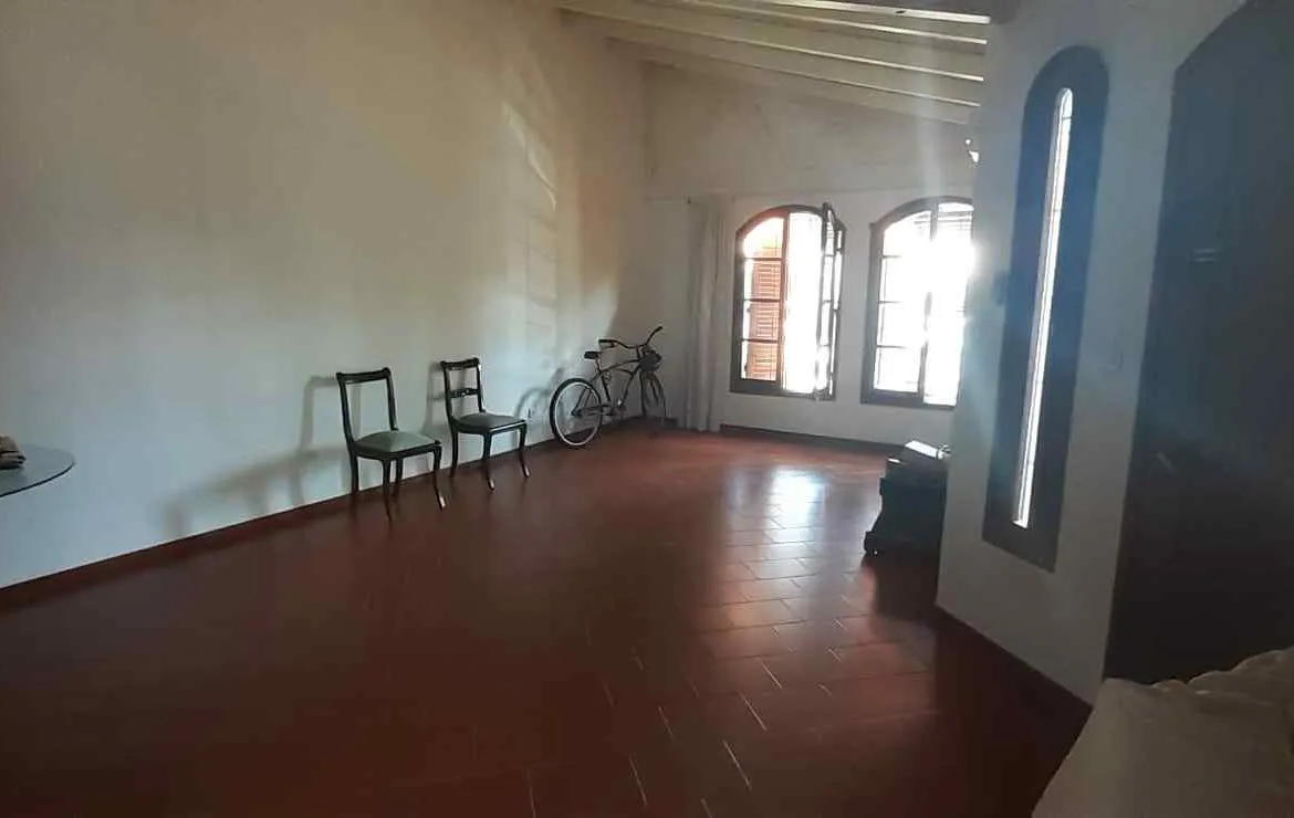 URCA – SUITE EN P.B- 4 D – 5 BÑ – 3 COCH – QUINCHO Y PILETA