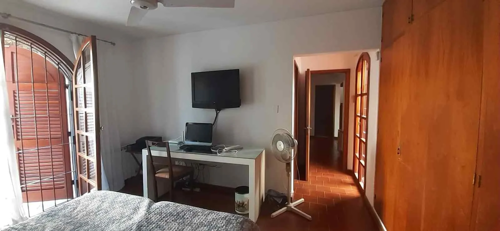 aviso-casa-venta-13415042 URCA – SUITE EN P.B- 4 D – 5 BÑ – 3 COCH – QUINCHO Y PILETA