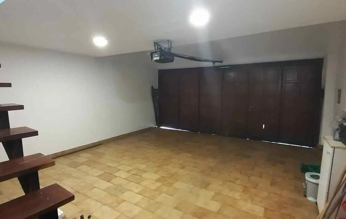 URCA – SUITE EN P.B- 4 D – 5 BÑ – 3 COCH – QUINCHO Y PILETA
