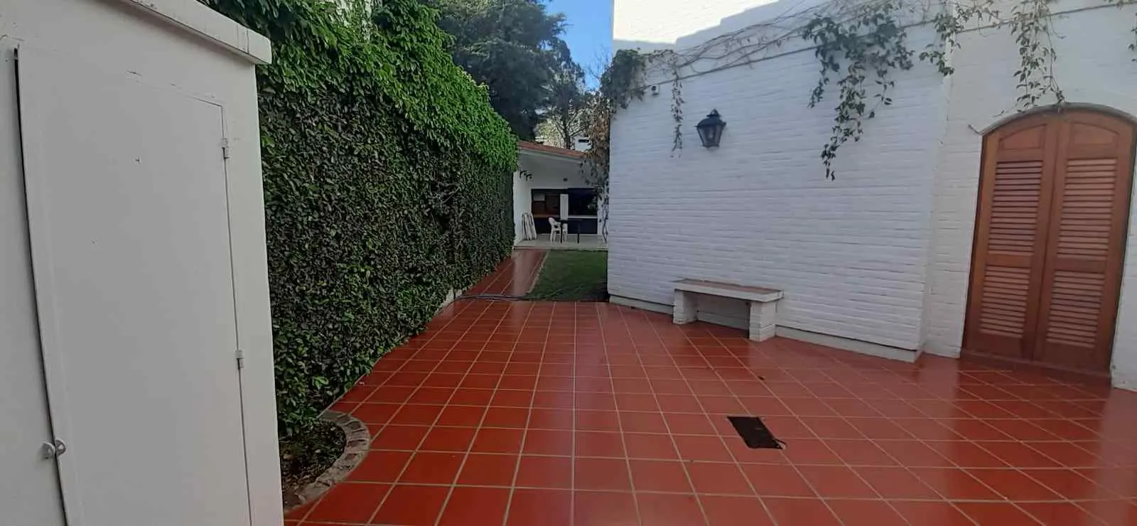 aviso-casa-venta-13415054 URCA – SUITE EN P.B- 4 D – 5 BÑ – 3 COCH – QUINCHO Y PILETA