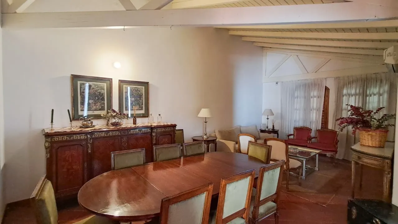 inmuebles-casa-venta-4853024-3e1deb60-fdaa-4c8d-93c5-642905575e05 URCA – SUITE EN P.B- 4 D – 5 BÑ – 3 COCH – QUINCHO Y PILETA
