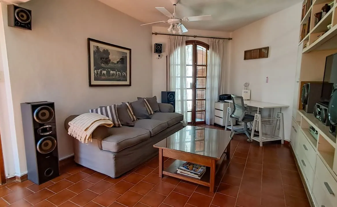 URCA – SUITE EN P.B- 4 D – 5 BÑ – 3 COCH – QUINCHO Y PILETA