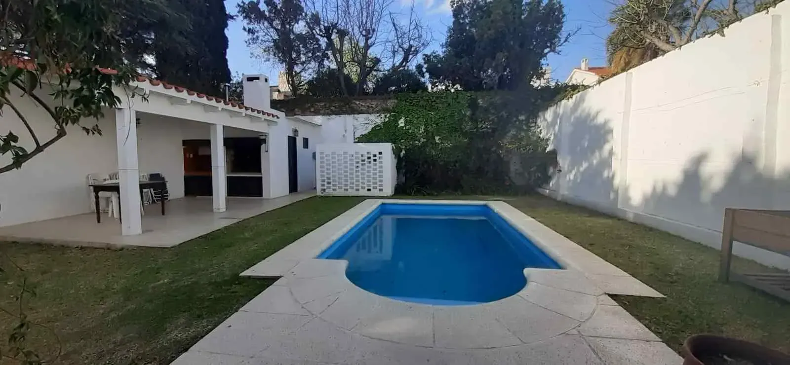 inmuebles-casa-venta-4853024-ff83b04d-1566-456a-8115-3dba44ec997c URCA – SUITE EN P.B- 4 D – 5 BÑ – 3 COCH – QUINCHO Y PILETA