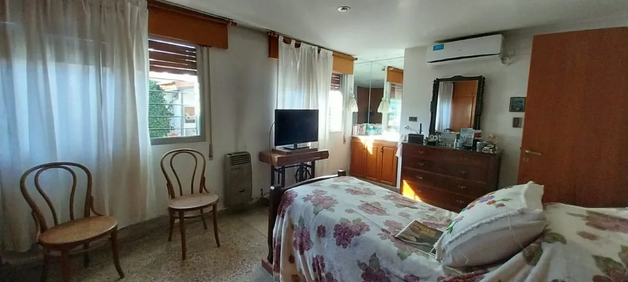 inmuebles-casa-venta-5509489-7fb649e6-bd30-4b58-b94c-aceb9156338e VILLA BELGRANO- MTRS GAUSS AP CREDITO NACION PTA BAJA. 3D, 2B, 2COCH- IMPECABLE