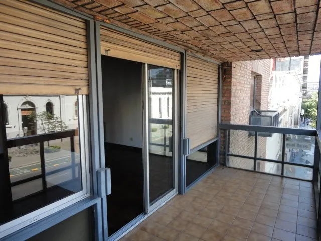 NVA CBA-PISO C/COCHERA AV. YRIGOYEN 300 -EXCLUSIVO, FRENTE A BUEN PASTOR- 4 DORM