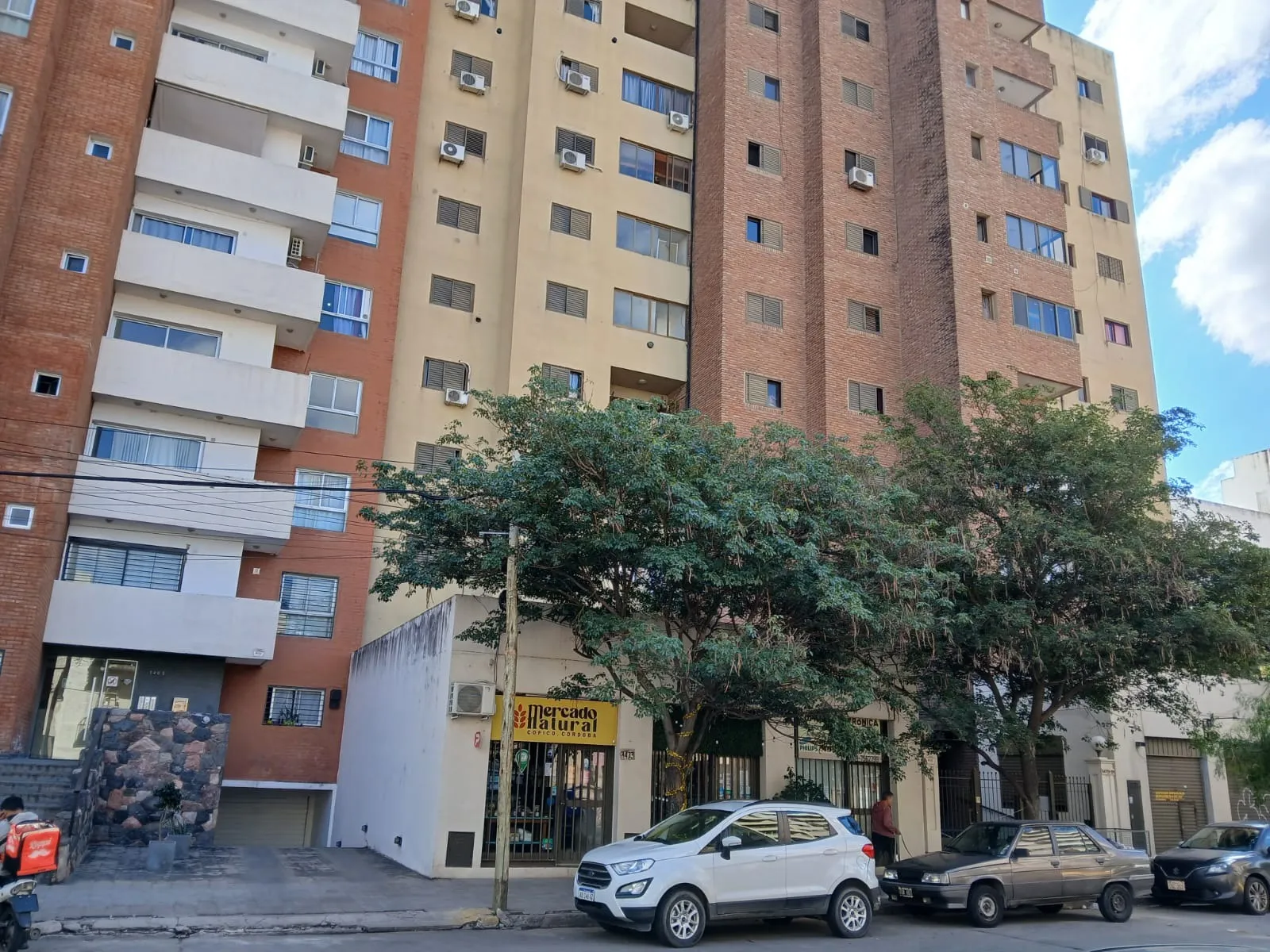 inmuebles-local-venta-5600664-a6c67f1b-556b-4119-8531-eb6d90776142 COFICO – Sucre 1400 casi Bedoya – LOCAL 42 m2 + Patio -Con renta