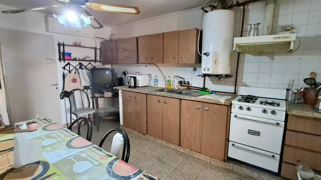 inmuebles-local-venta-5635079-6145f88a-8b72-4e8c-898a-def273a3b84e ESQUINA MUY COMERCIAL. CASA + GRAN LOCAL. AV. FUEZA AEREA 2904. RECIBO DPTO