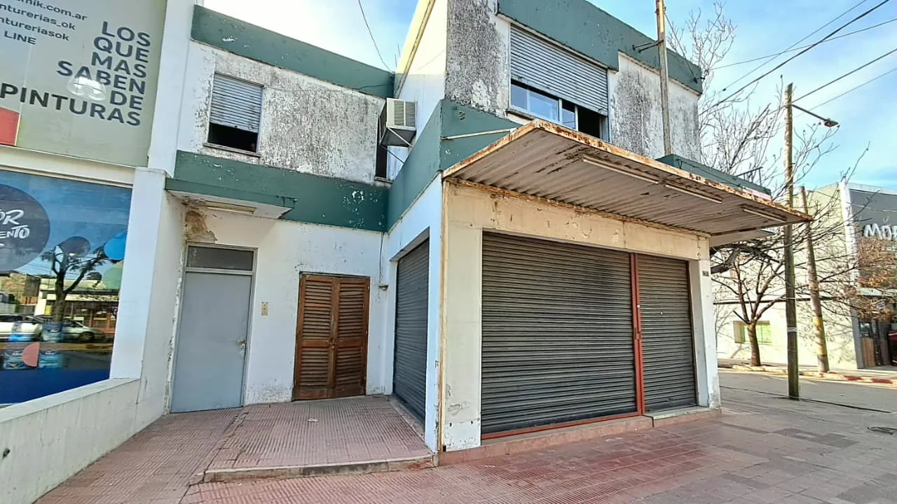 inmuebles-local-venta-5635079-8ccda379-60ac-4885-b3f7-9bfa85a70b42 ESQUINA MUY COMERCIAL. CASA + GRAN LOCAL. AV. FUEZA AEREA 2904. RECIBO DPTO