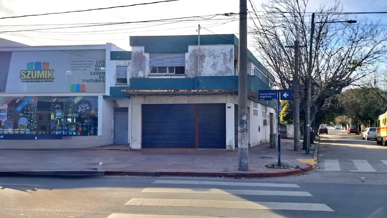 inmuebles-local-venta-5635079-ee148387-1ee0-4240-9e31-aa1b1ce6b08f ESQUINA MUY COMERCIAL. CASA + GRAN LOCAL. AV. FUEZA AEREA 2904. RECIBO DPTO