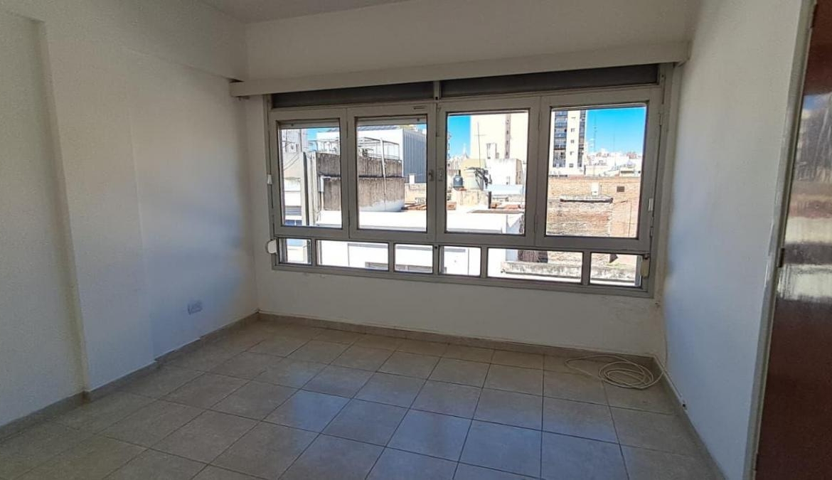 CENTRO- SEMIPISO 2 DORM, 2 BAÑOS- RECICLADO. AMPLIO- IMPECABLE – ÁPTO CRÉDITO