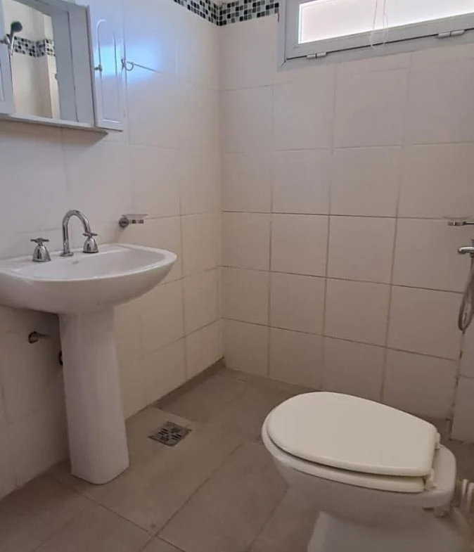 CENTRO- SEMIPISO 2 DORM, 2 BAÑOS- RECICLADO. AMPLIO- IMPECABLE – ÁPTO CRÉDITO
