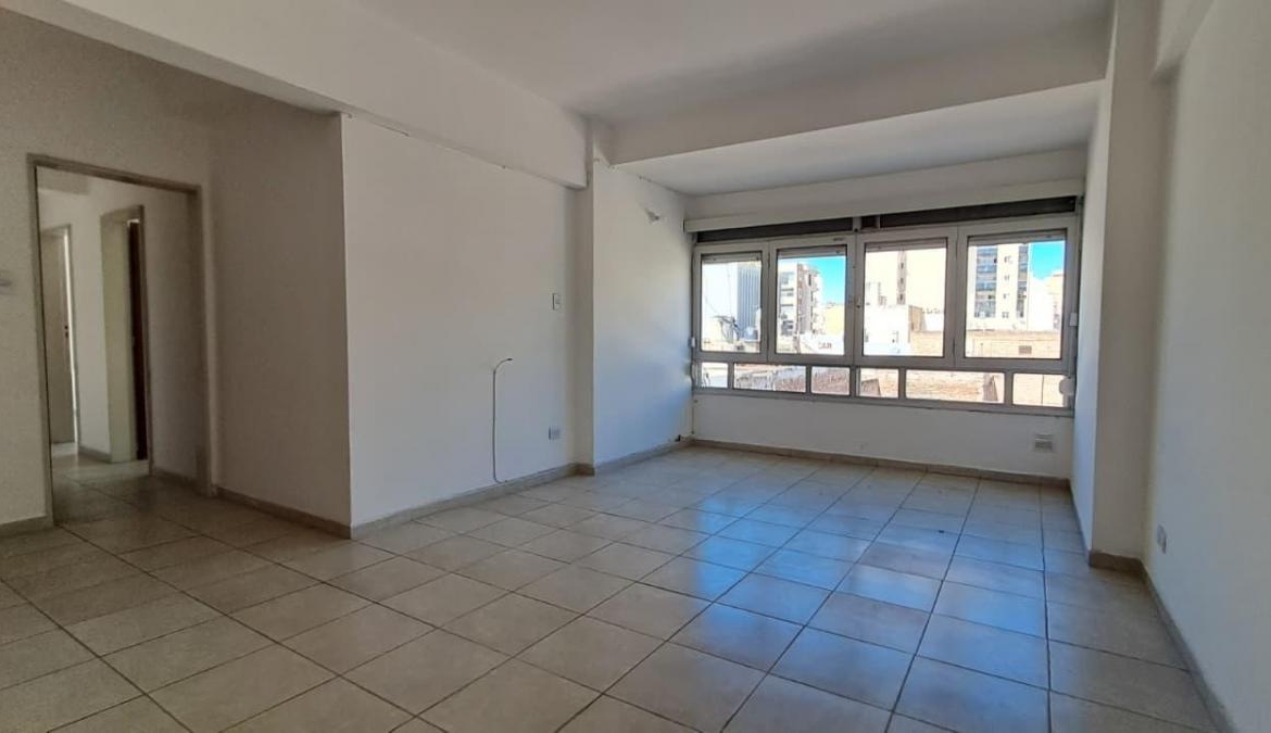 CENTRO- SEMIPISO 2 DORM, 2 BAÑOS- RECICLADO. AMPLIO- IMPECABLE – ÁPTO CRÉDITO