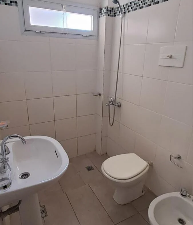 CENTRO- SEMIPISO 2 DORM, 2 BAÑOS- RECICLADO. AMPLIO- IMPECABLE – ÁPTO CRÉDITO