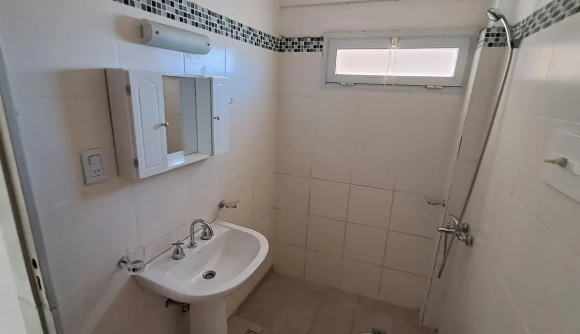 CENTRO- SEMIPISO 2 DORM, 2 BAÑOS- RECICLADO. AMPLIO- IMPECABLE – ÁPTO CRÉDITO