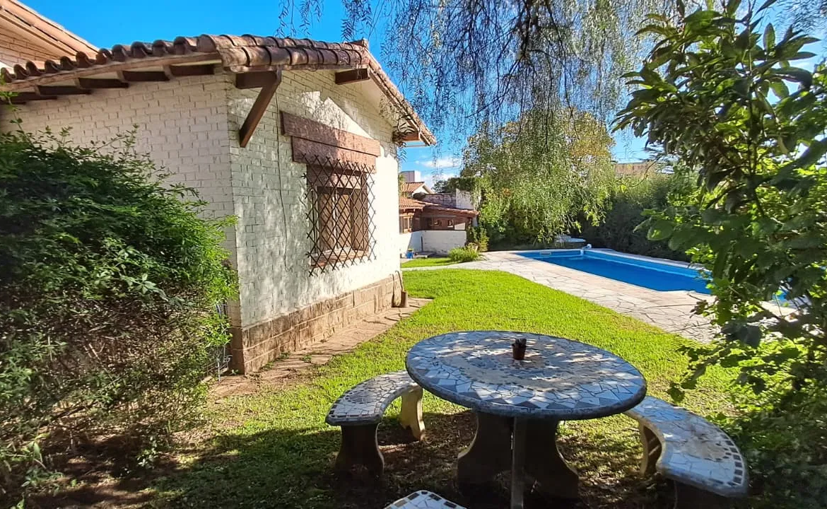 LA FALDA | VILLA EDÉN | CHALET EN PLANTA BAJA CON PARQUE Y PILETA- REC MENOR