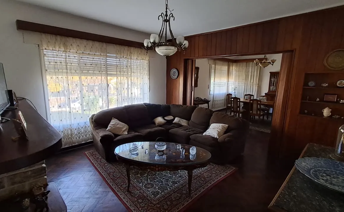 LA FALDA | VILLA EDÉN | CHALET EN PLANTA BAJA CON PARQUE Y PILETA- REC MENOR