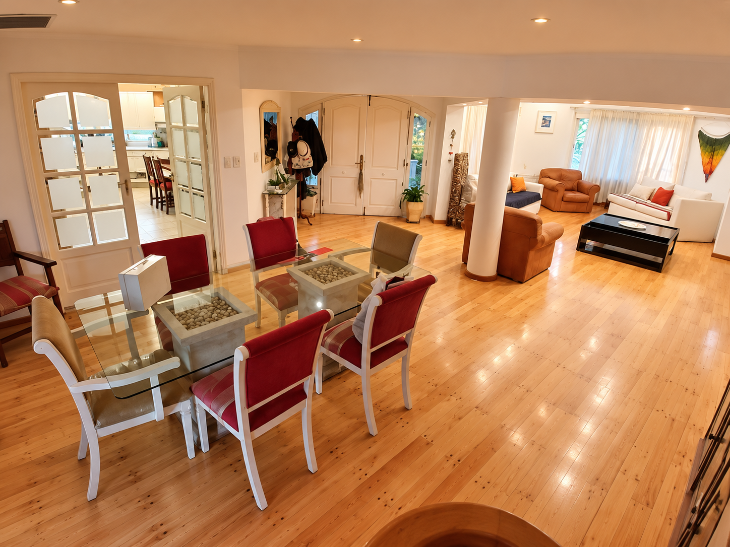 Comedor elegante y living acogedor BARRANCAS NORTE – EL MEJOR BARRIO – CLASICA – 3 DORM EN PLANTA BAJA CON TODO