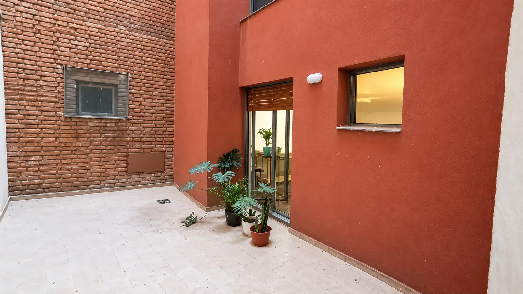 NVA CBA- MTRS P. OLMOS- 1 DORM CON PATIO PROPIO DE 15M2- ESPECTACULAR UBICACIÓN- ID RENTA- APTO CRÉDITO