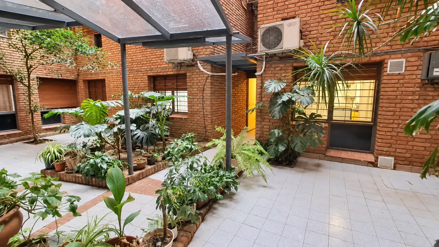 NVA CBA- MTRS P. OLMOS- 1 DORM CON PATIO PROPIO DE 15M2- ESPECTACULAR UBICACIÓN- ID RENTA- APTO CRÉDITO